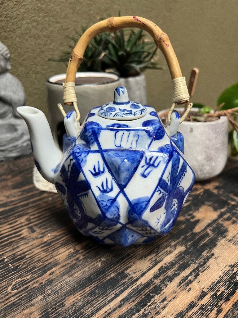Chinese theepot porselein blauw wit aziatisch chinees hoekig, Verburgt Vintage, Overige typen, Ophalen of Verzenden, Schipluidenlaan 20 5035KJ Tilburg