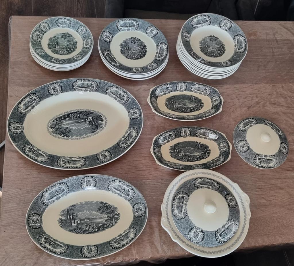 Petrus regout oriental servies  Maastricht 28 delig, Ophalen