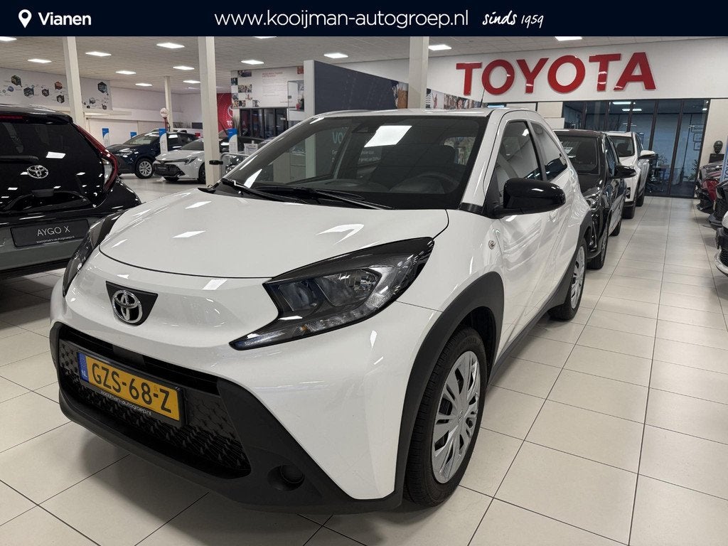 Toyota Aygo X 1.0 VVT-i MT Play + Trekhaak NL Auto, zeer net, Stof, Gebruikt, Euro 6, 920 kg
