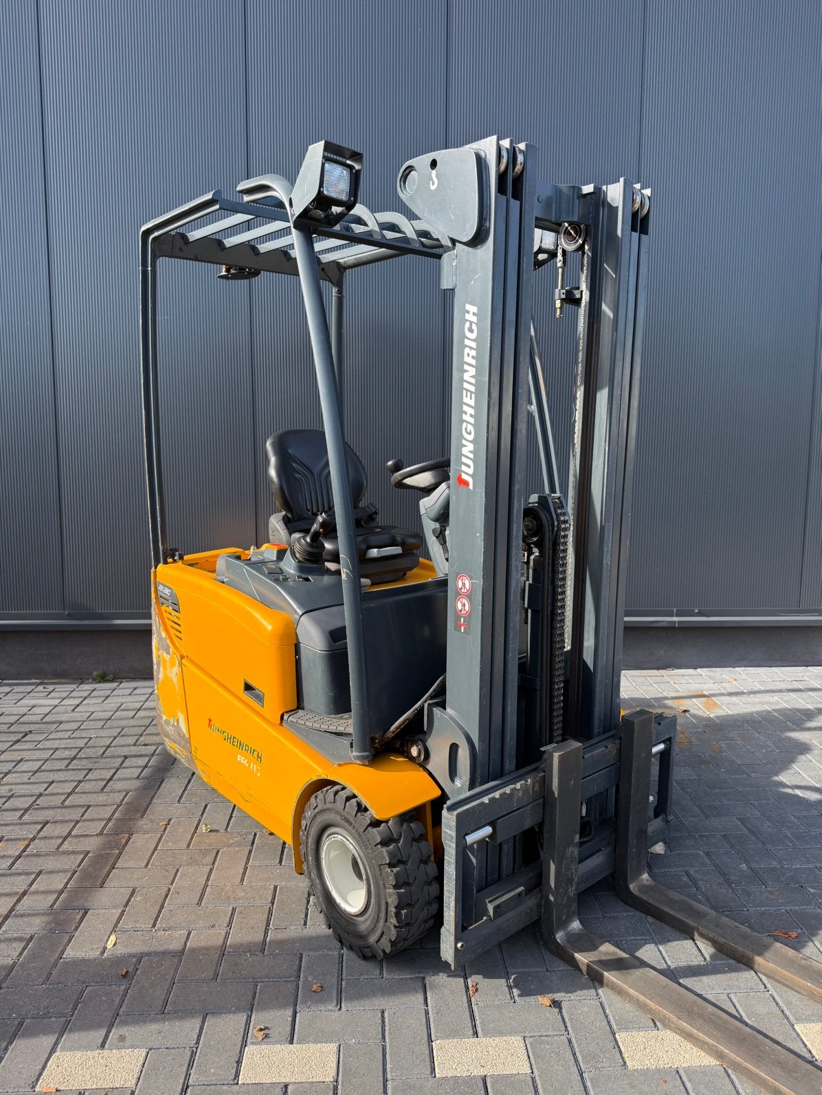 JUNGHEINRICH EFG115 1500KG TRIPLEX4,5M 6000UUR HEFTRUCK, 1000 tot 2000 kg, Ophalen, Elektrisch, Heftruck