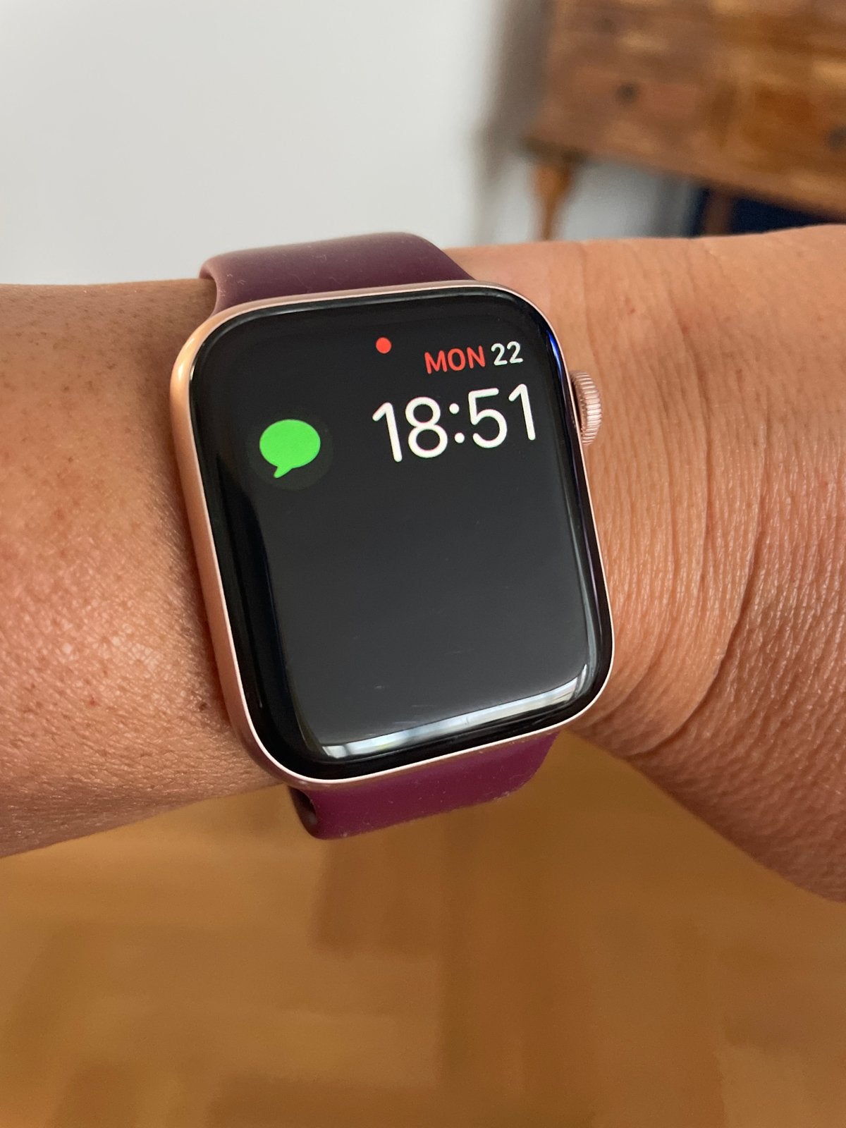 Apple Watch SE GPS + Cellular 44mm - Zo goed als nieuw, Paars, IOS, Ophalen of Verzenden, Zo goed als nieuw