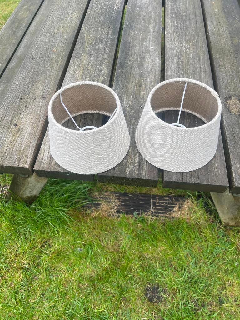 Twee kleine lampenkappen - Beige/Crème, Gebruikt, Beige, Rond, Ophalen of Verzenden