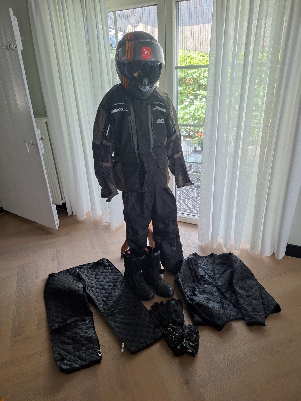 Laarsen, broek, jas, helm,handschoenen en motorslot, Ophalen, Zo goed als nieuw, Tweedehands, Heren