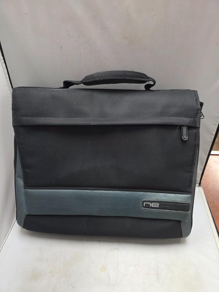 Belkin NE laptoptas - Zwart/Grijs, Computers en Software, Laptoptassen, 15 inch, Ophalen of Verzenden, Zo goed als nieuw, Tabletvak