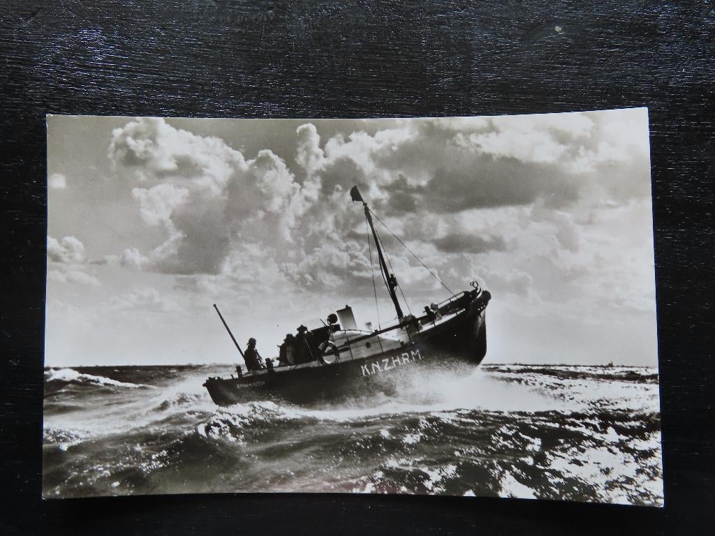 ansichtkaart reddingboot "K. F. Sluys" KNRM, Verzamelen, Scheepvaart, Ophalen of Verzenden, Motorboot, Kaart, Foto of Prent