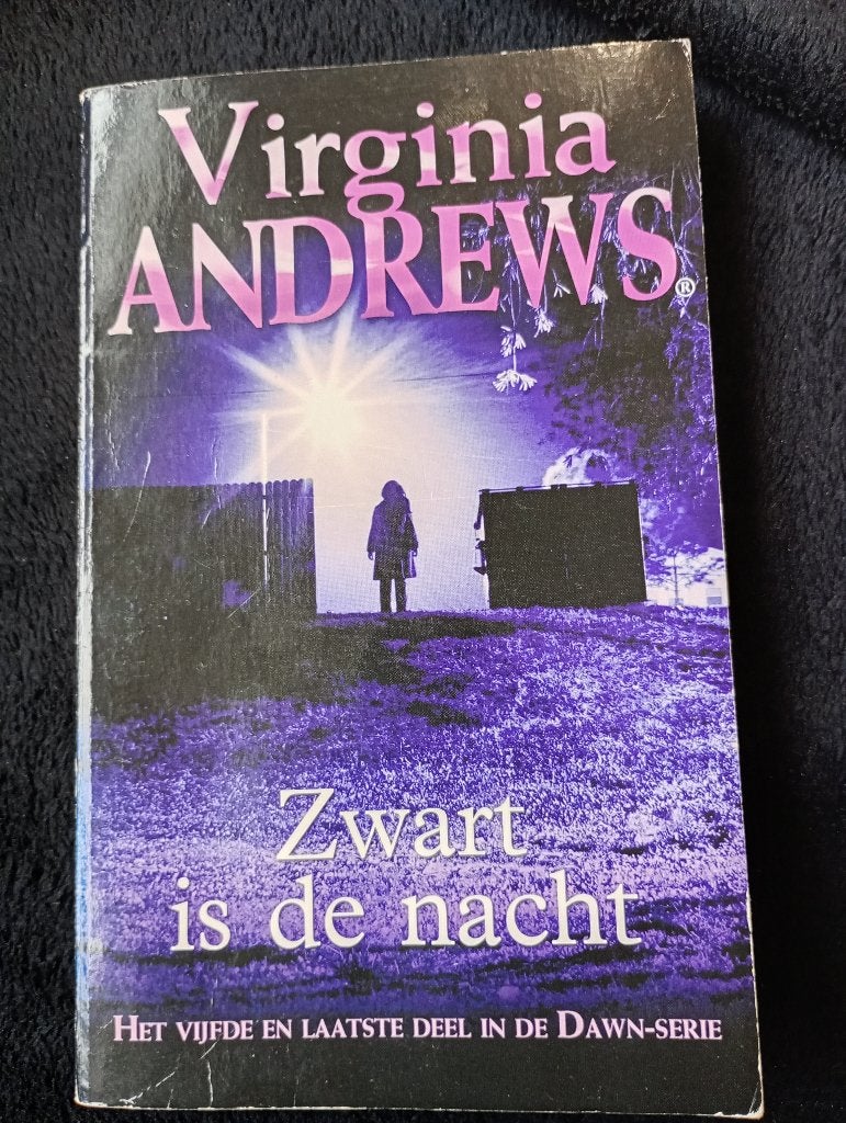 Virginia Andrews, Zwart is de nacht, Boeken, Ophalen of Verzenden, Gelezen