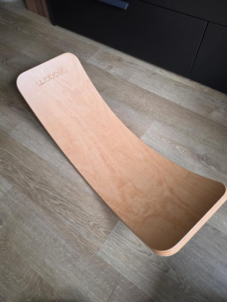 Originele houten Wobbel met geel vilt in goede staat, Ophalen of Verzenden, Gebruikt, Jongen of Meisje