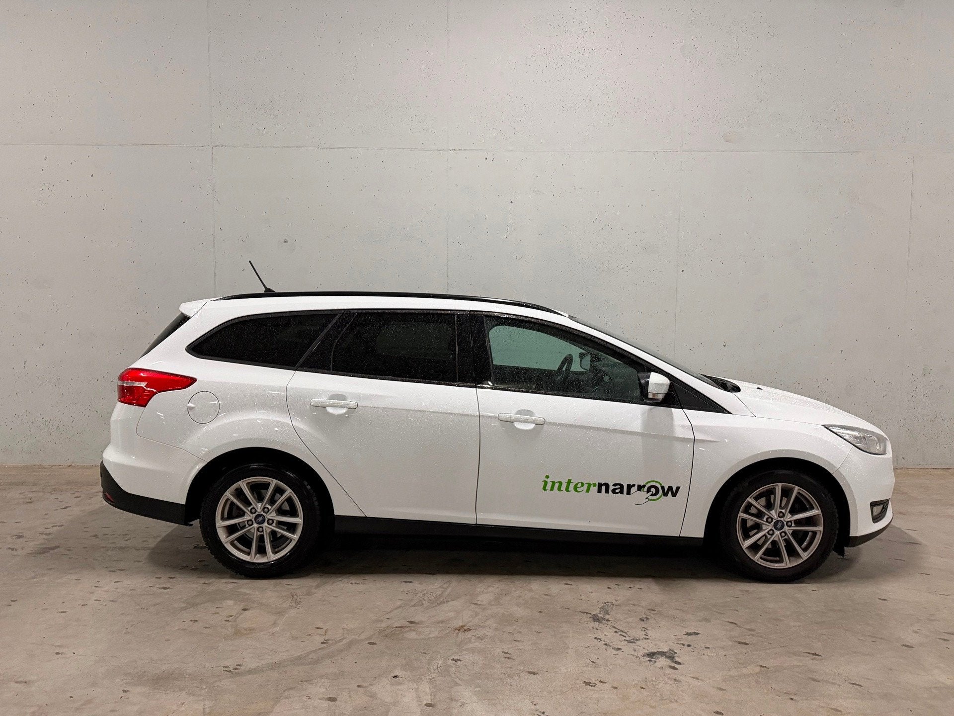 Ford Focus Wagon 1.0 Lease Edition BTW 21% Navi Airco Cruise, Auto's, Dealer onderhouden, Gebruikt, Euro 6, Wit