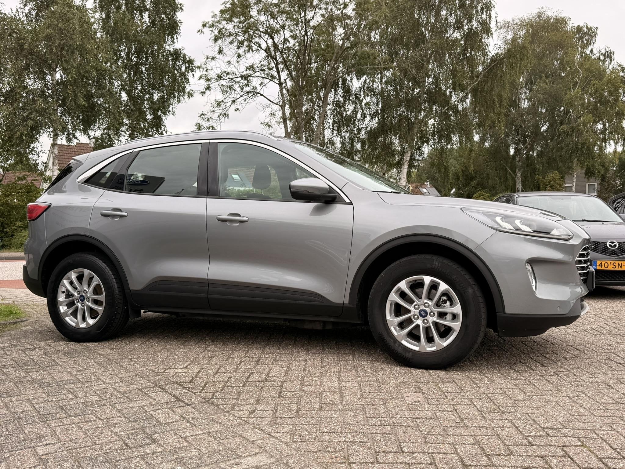 Foto 2 van Ford Kuga 2.5 PHEV Titanium 225pk | Wegklapbare Trekhaak | W