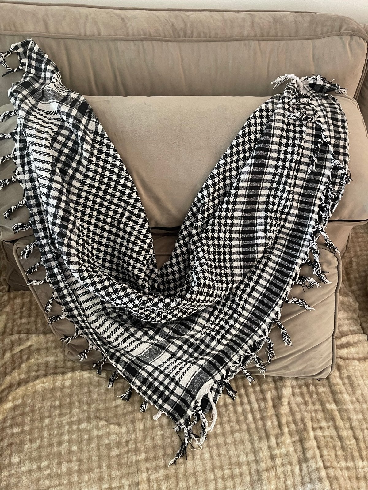 Zwart-witte Keffiyeh Sjaal - Unisex, Ophalen of Verzenden, Zo goed als nieuw, Maat 46/48 (XL) of groter, Sjaal