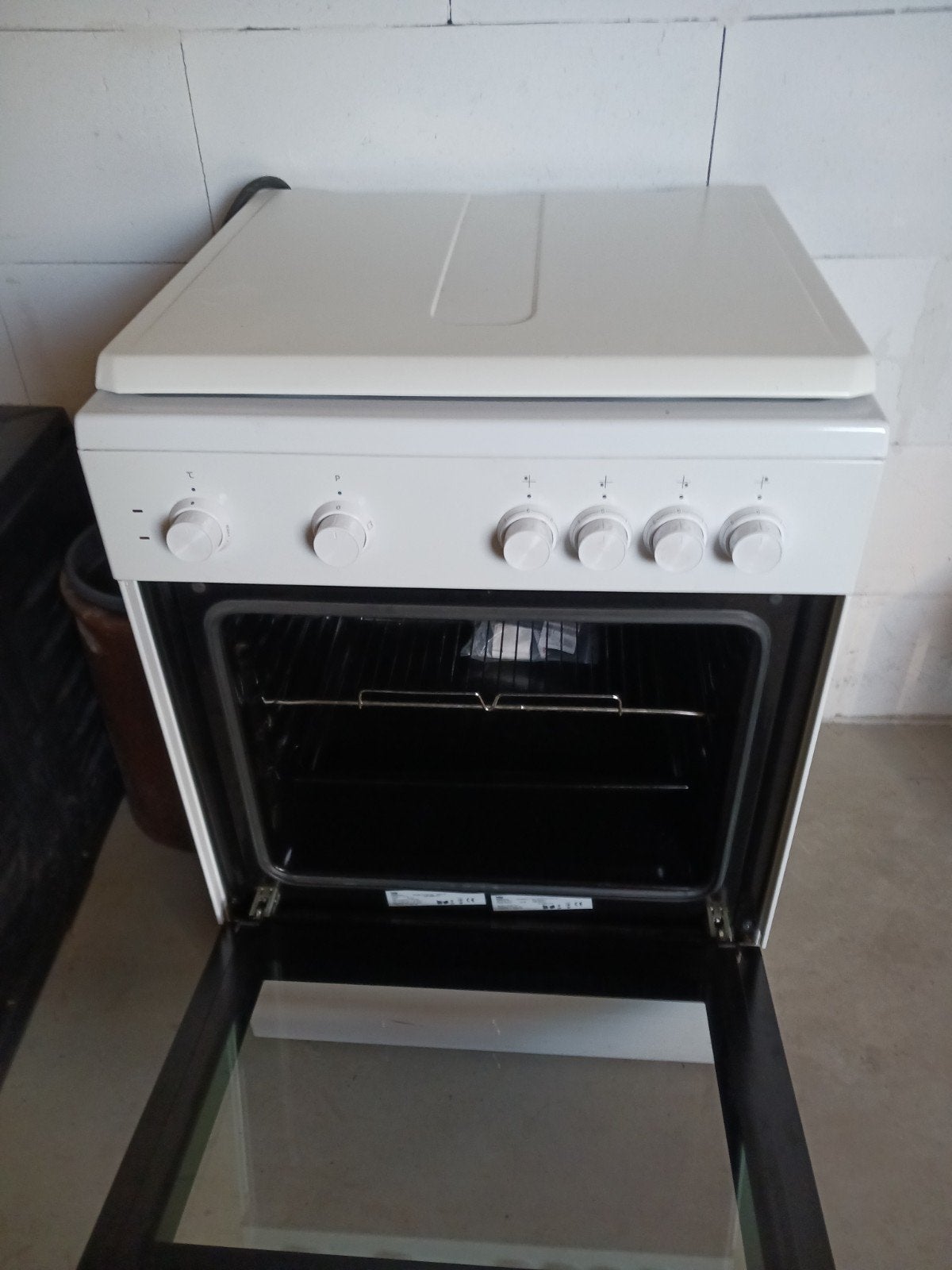 Beko Fornuis met Oven - Zeer weinig gebruikt, Zo goed als nieuw, Vrijstaand, Elektrisch, 4 kookzones