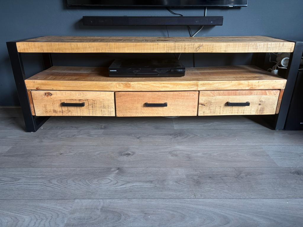 TV kast mangohout met 3 lades afmeting 150x40x50, Ophalen, Overige materialen, 100 tot 150 cm, Zo goed als nieuw