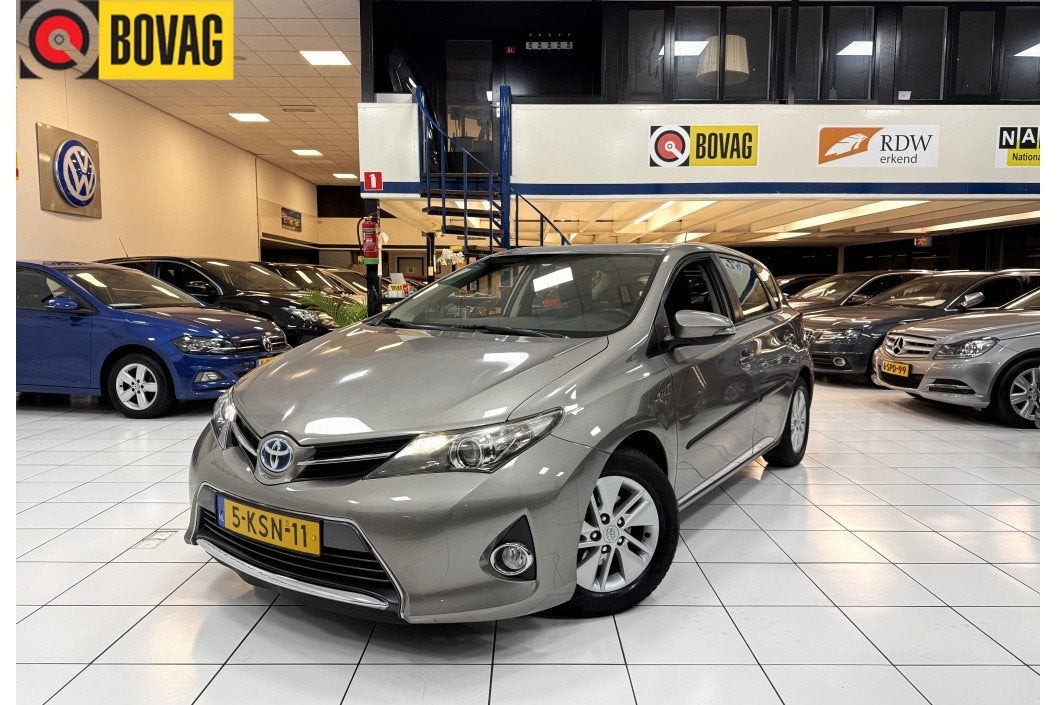 Toyota Auris 1.8 Hybrid Asp Bovag Garantie NAP (bj 2013), Auto's, Automaat, Stof, Gebruikt, 4 cilinders
