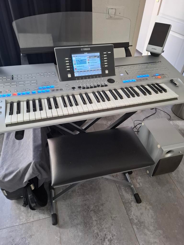 Tyros 4 Keyboard met Standaard en Bankje, Midi-aansluiting, Yamaha, Ophalen of Verzenden, 61 toetsen