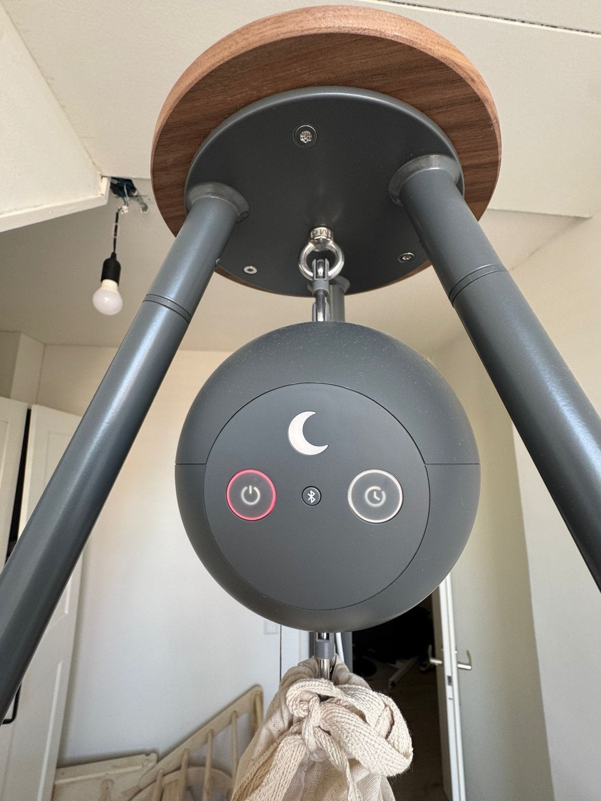 Moonboon Babyhangwieg + standaard + motor –zo goed als nieuw, Kinderen en Baby's, Babywiegjes en Ledikanten, Ophalen of Verzenden