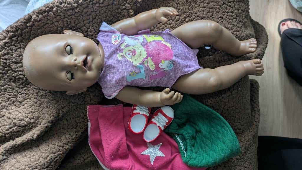 Baby Born pop met kleertjes en schoentjes, Ophalen, Zo goed als nieuw, Babypop