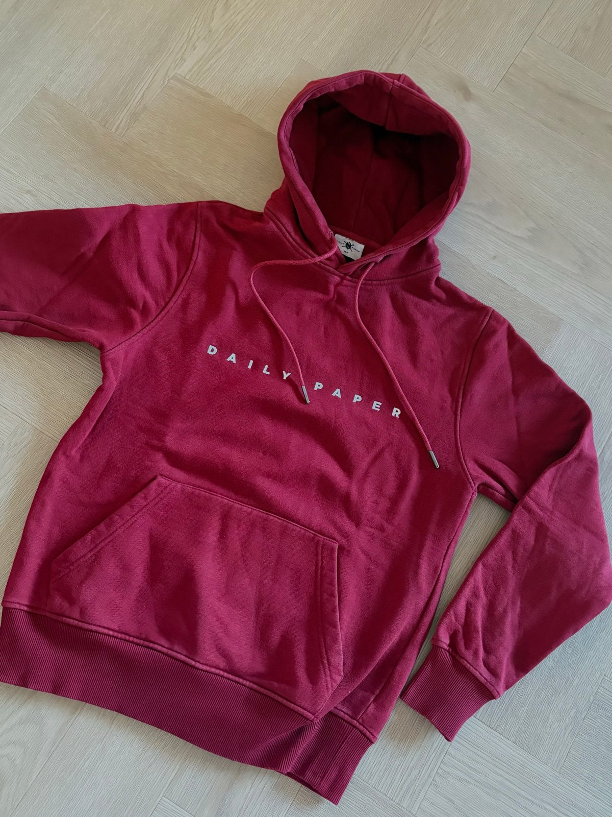 Daily Paper Hoodie Rood XS, Kleding | Heren, Truien en Vesten, Ophalen of Verzenden, Gedragen, Maat 46 (S) of kleiner, Rood