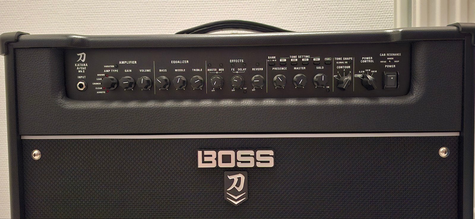 Boss Katana Artist MK2 compleet met hoes en footswitch, Muziek en Instrumenten, Ophalen, Zo goed als nieuw, Gitaar, 100 watt of meer