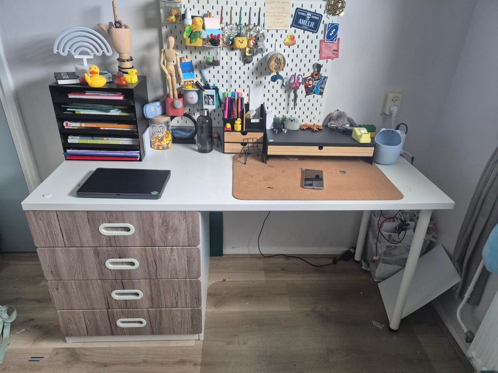 Ikea bureau met stoel (van hoogslaper los, origineel roze), Ophalen, Gebruikt