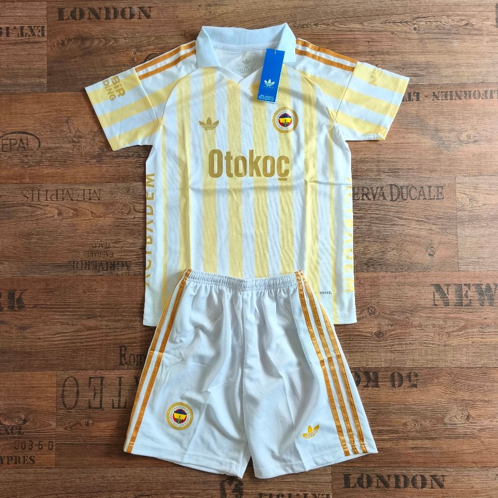 Fenerbahce Uit Tenue Shirt + Broekje 26/27, Maat XS of kleiner, Ophalen of Verzenden, Zo goed als nieuw, Shirt