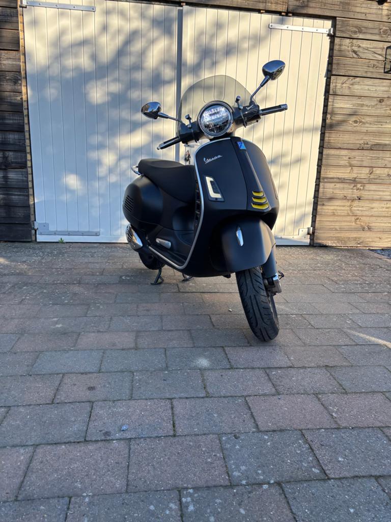 Vespa GTS 300 SuperTech HPE - Mat Zwart 2021, Ophalen, Overige modellen, Maximaal 45 km/u, Zo goed als nieuw