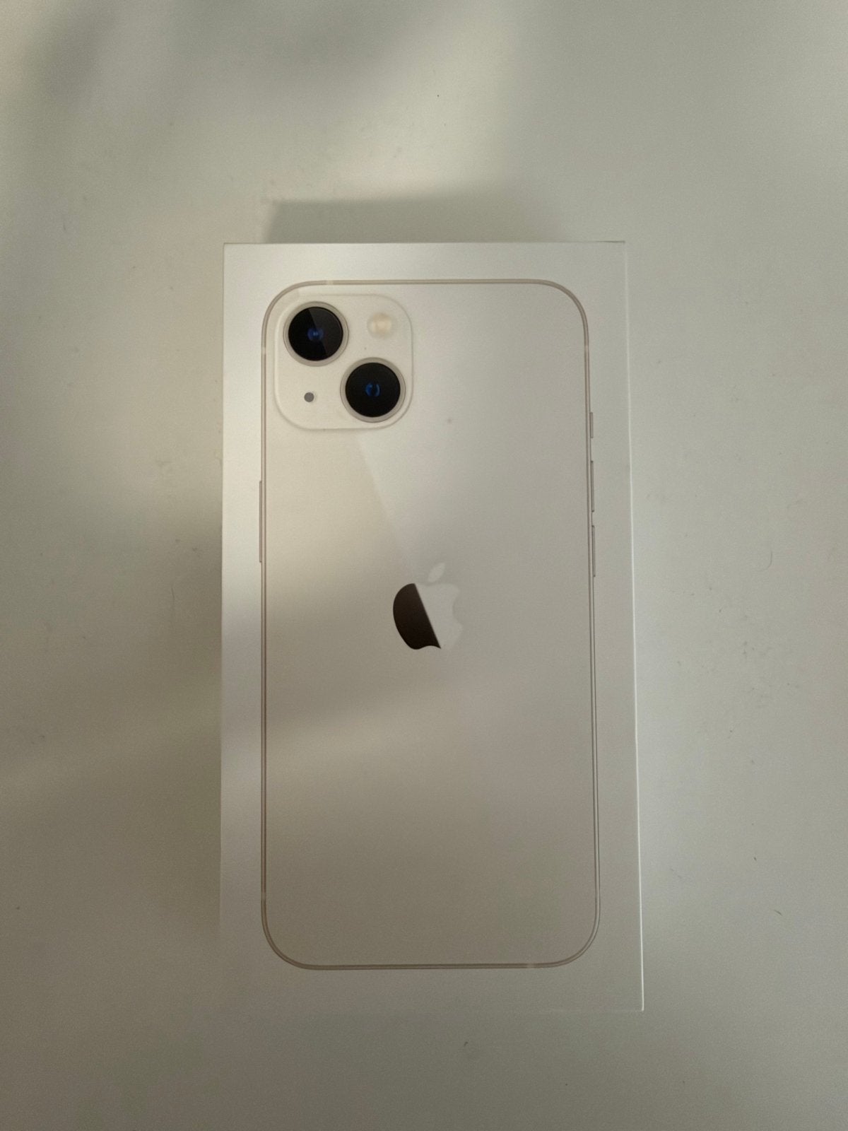 Foto 2 van iPhone 13 zo goed als nieuw, incl. screenprotector en hoesje