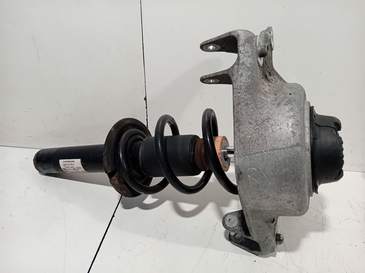 Veerpoot rechts voor Audi A5, Onderdelen@venauto.nl, Van der Ven Autorecycling B.V., Gebruikt, Ettenseweg 76, 4706 PB Roosendaal, The Netherlands