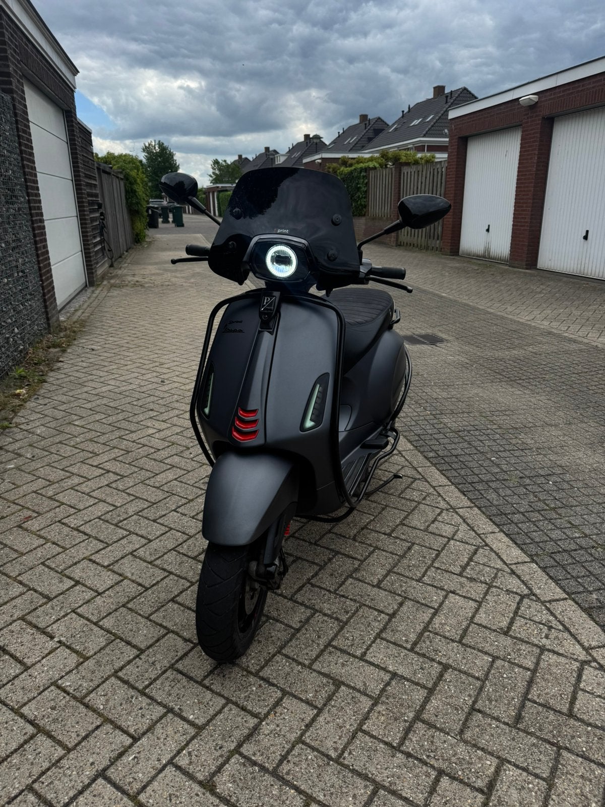 Vespa sprint 50cc full option, Fietsen en Brommers, Scooters | Vespa, Ophalen, Maximaal 45 km/u, Vespa S, Zo goed als nieuw