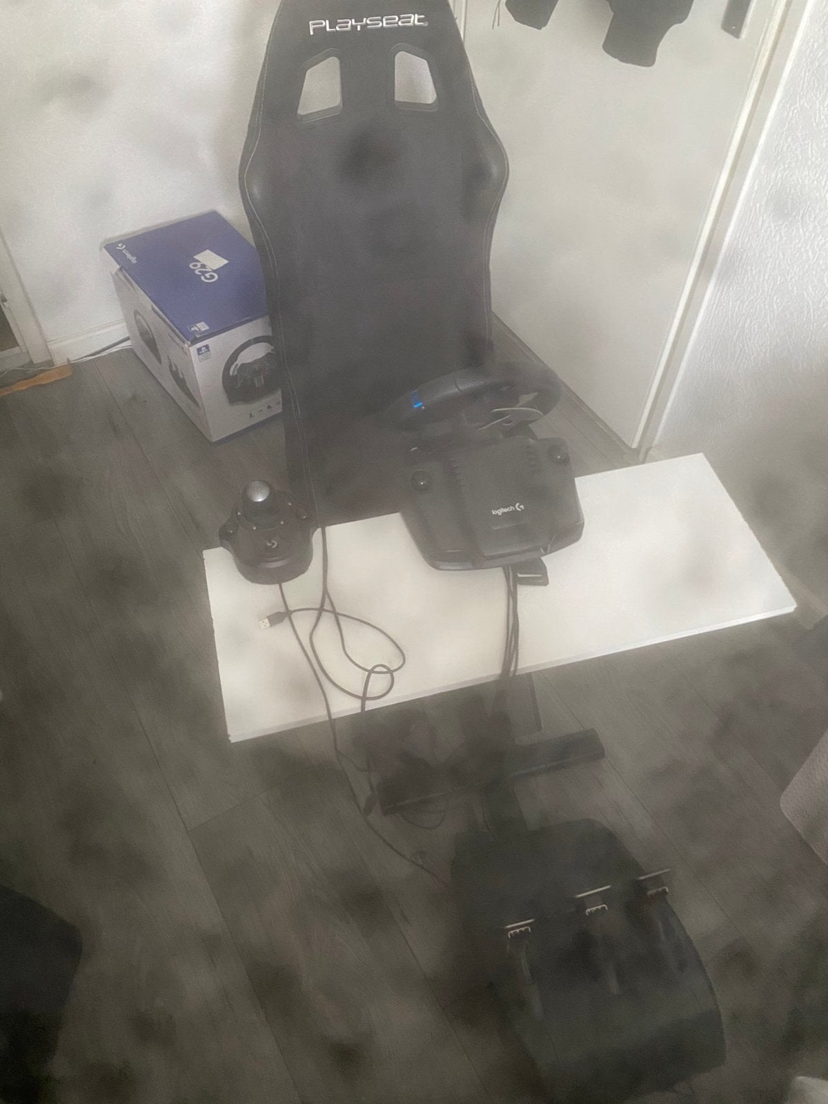 Logitech g29 met gearbox, pedalen en playseat, Spelcomputers en Games, Ophalen, Zo goed als nieuw
