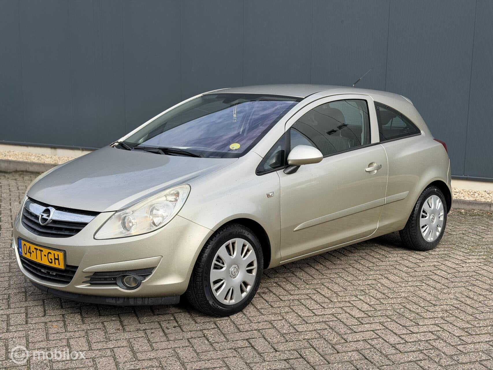 Opel Corsa 1.4-16V Cosmo NAP/AIRCO/STOEL&STUURVERWARMING, Auto's, Voorwielaandrijving, Gebruikt, 4 cilinders, Beige