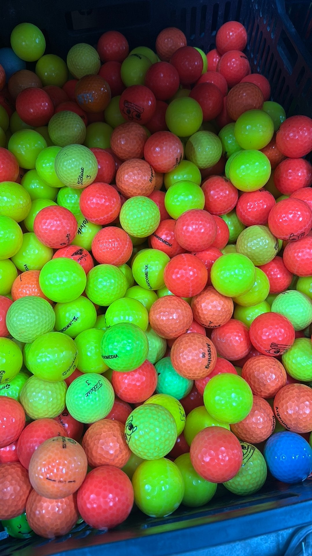 100 Stuks Gekleurde Golfballen Mix, Ophalen of Verzenden, Zo goed als nieuw, Bal(len)
