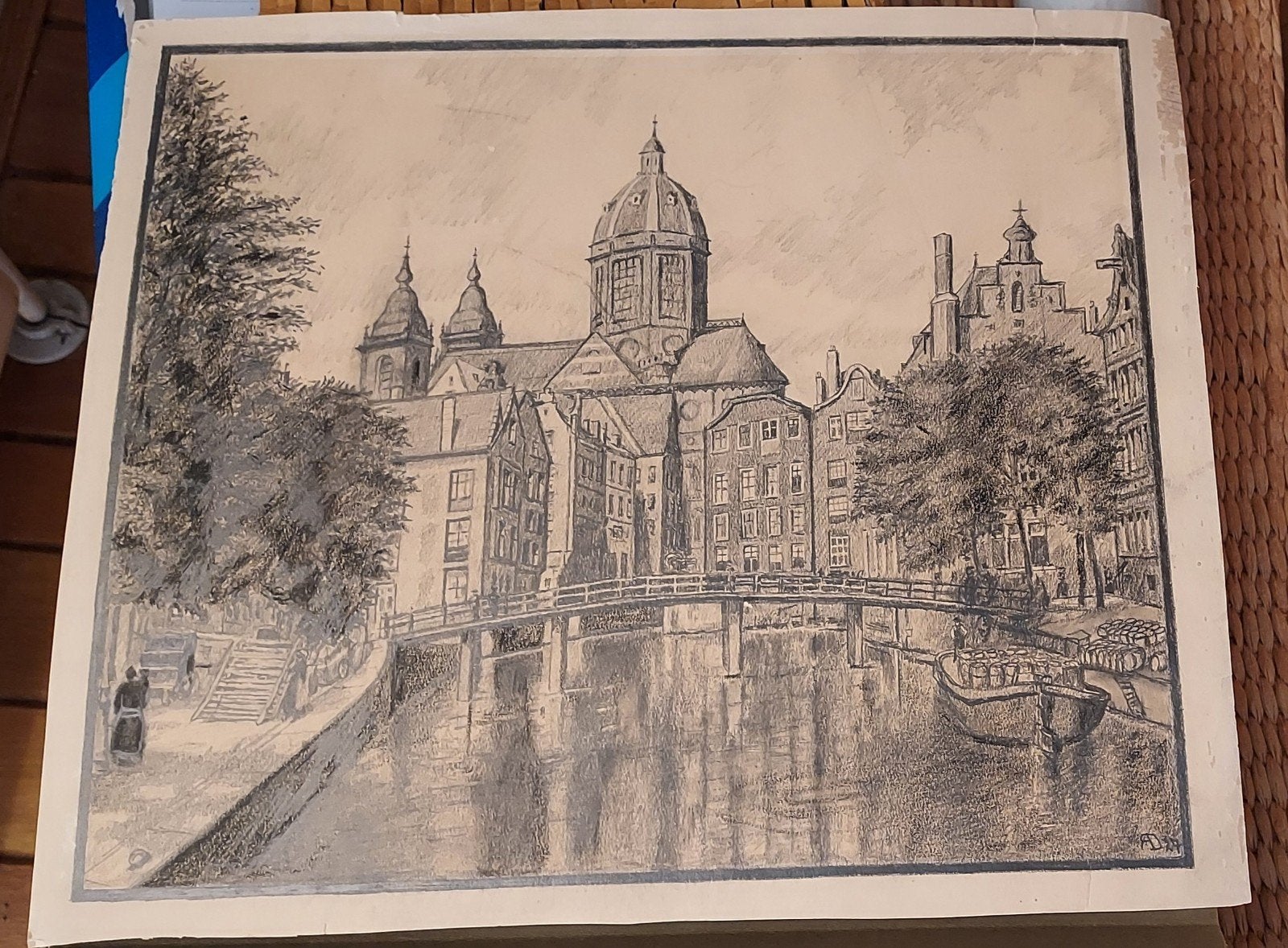 Stadsgezicht Amsterdam 't Kolkje – Gesigneerd AD '27 (34x29, Antiek en Kunst, Ophalen of Verzenden, Gemengde techniek, Gesigneerd