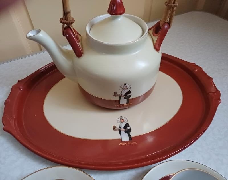 Foto 6 van Art-Deco droste servies twee kop en schotels,droste bordje