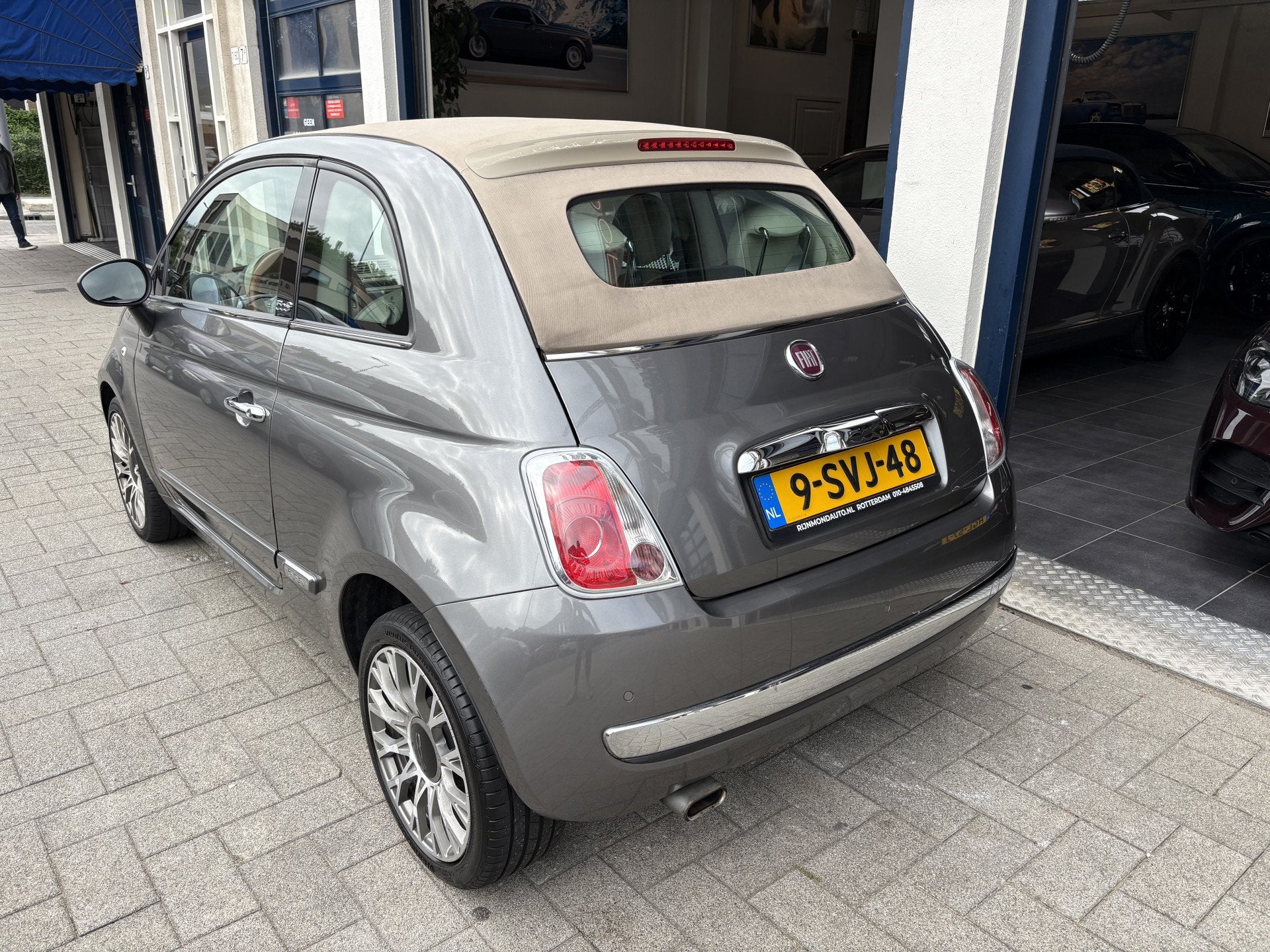 Fiat 500C 0.9 TwinAir Lounge AUTOMAAT/NL AUTO/AIRCO/NW APK, 86 pk, Gebruikt, 31 €/maand, Cabriolet