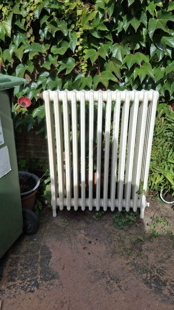Klassieke gietijzeren kolomradiator 95x80, Ophalen, Gebruikt, Radiator, 60 tot 150 cm