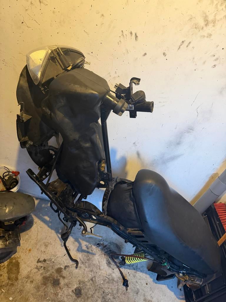 Gilera runner dd sp pro a1 frame 600€ ophalen, Fietsen en Brommers, Brommeronderdelen | Scooters, Gebruikt, Overige merken, Frame
