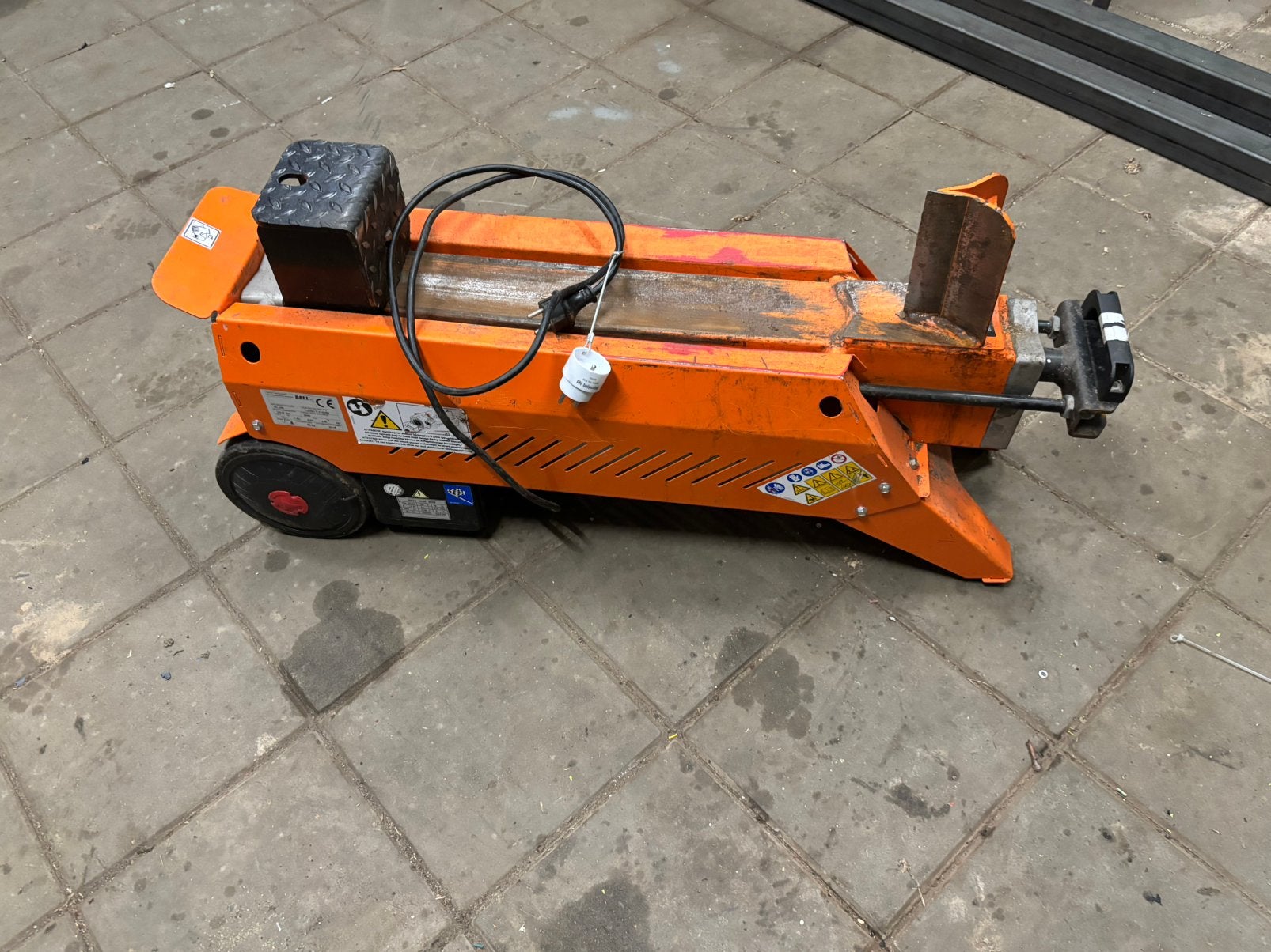 7 tons kloofmachine te huur, Ophalen, Gebruikt, Elektrisch, Liggend
