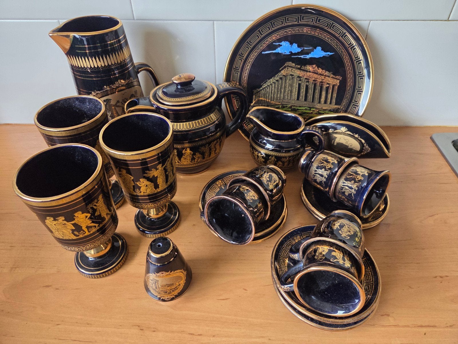 Vintage Grieks Servies - Zwart met Goudkleurige Decoratie, Ophalen