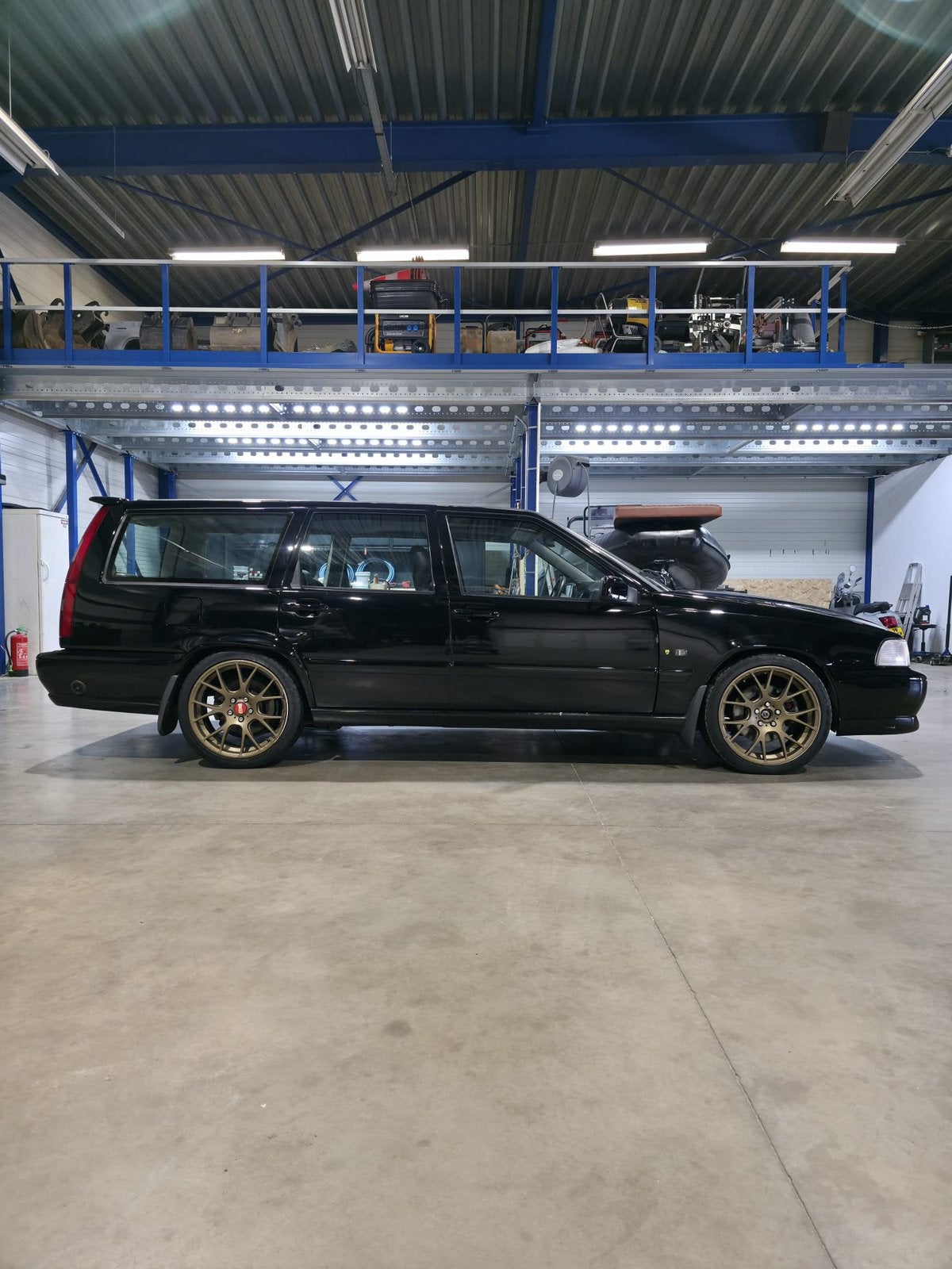 Volvo V70 2.3 R 1997 Zwart, foto 4