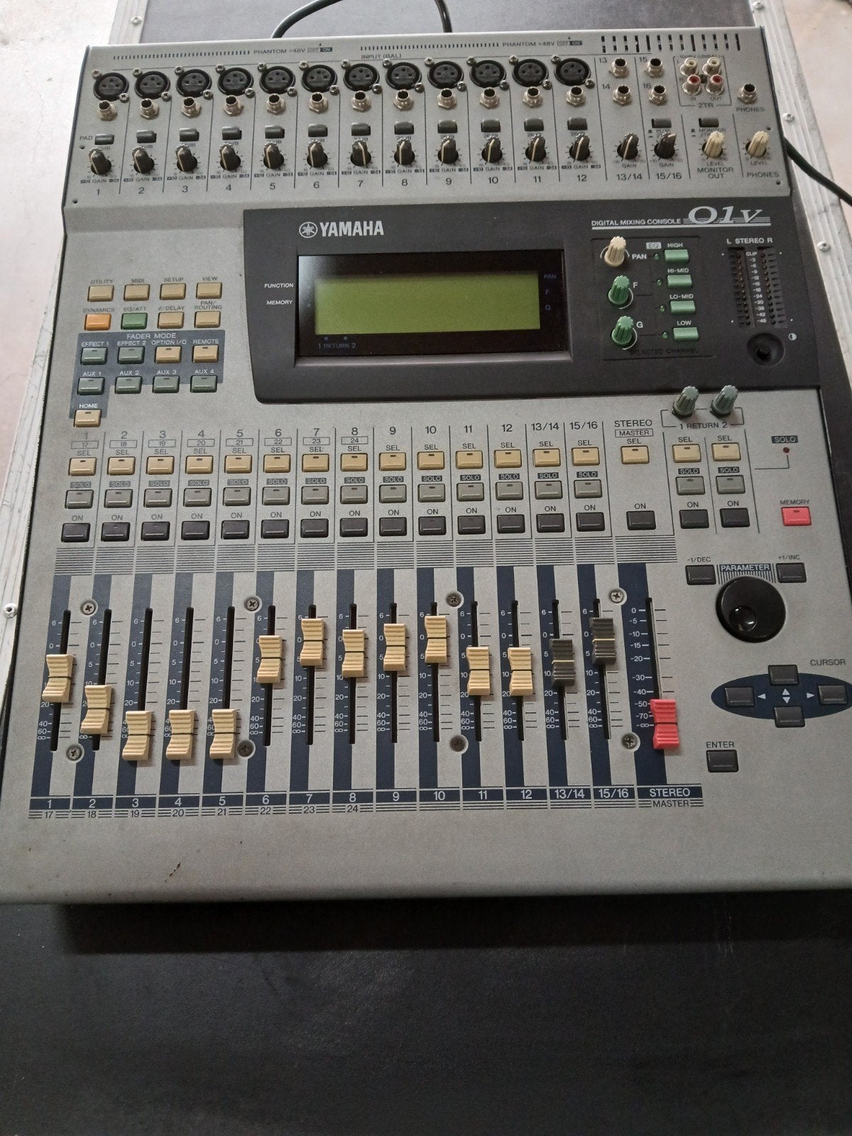 te koop Yamaha 01V digitale mengtafel, Ophalen, Gebruikt, 10 tot 20 kanalen