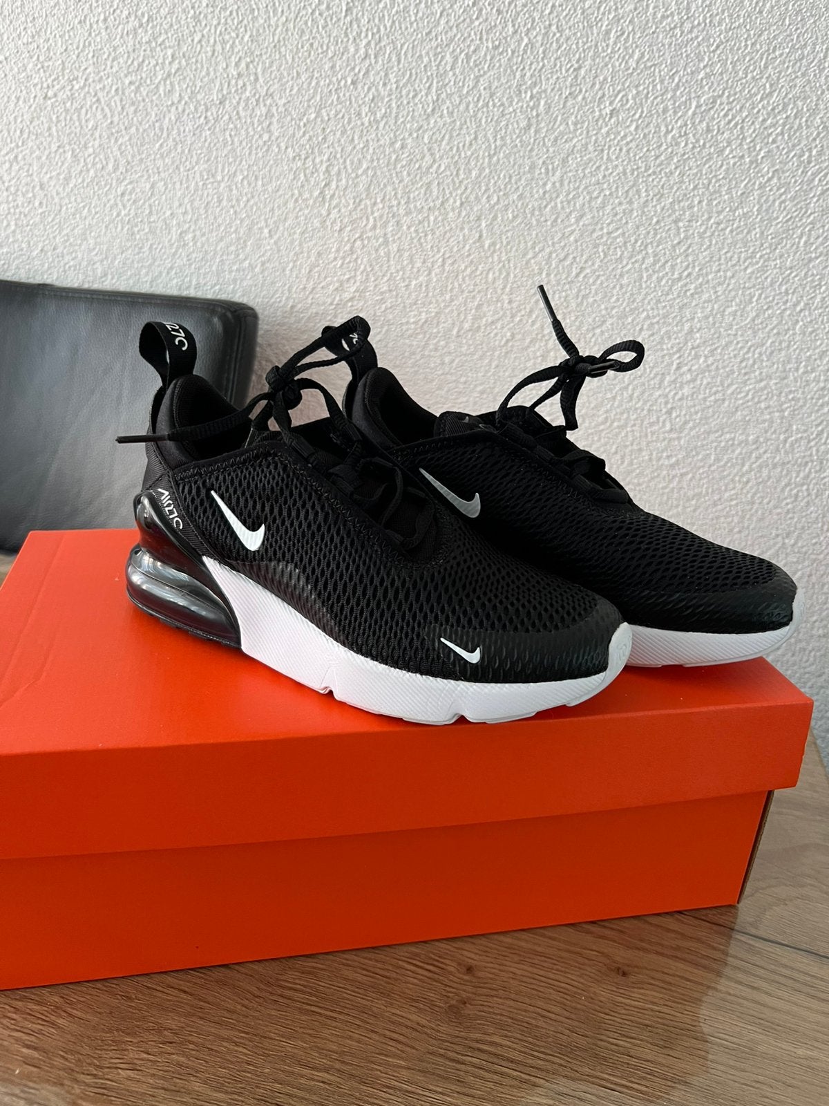 Nike air maat 34, Ophalen of Verzenden, Zo goed als nieuw, Jongen of Meisje, Sportschoenen