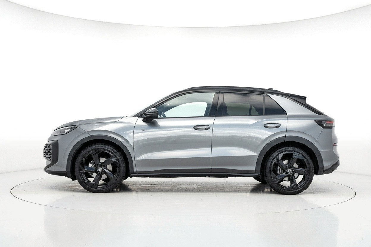 Volkswagen T-ROC 1.5 eTsi R-Line First Edition Pano/360/Trek, Auto's, Volkswagen, 1374 kg, 730 kg, Euro 6, 4 cilinders