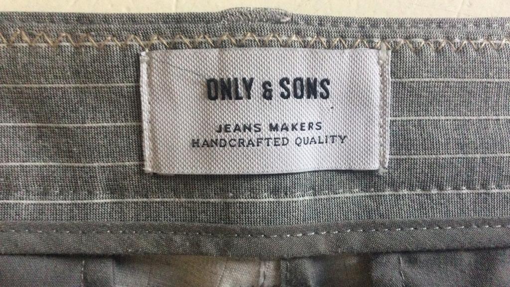 Only & Sons pantalon maat 33/32, nieuwstaat, Kleding | Heren, Broeken en Pantalons, Zo goed als nieuw, Maat 48/50 (M), Grijs, Ophalen of Verzenden