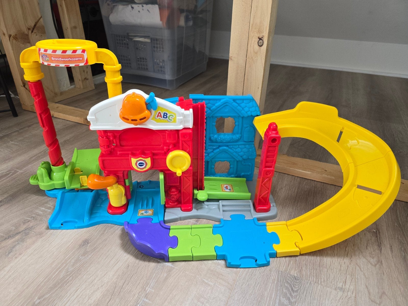 VTech Toet Toet Auto's Brandweerkazerne, Ophalen of Verzenden, Zo goed als nieuw, Overige typen, Met geluid