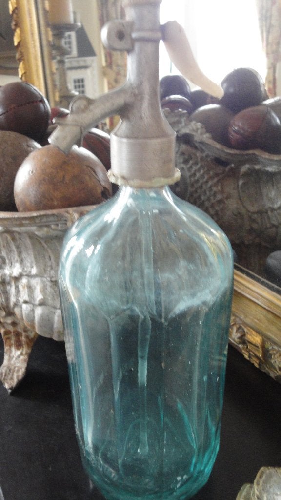 oude LICHTBLAUWE SPUITWATERFLES RIBBELS/ sodafles/ sifonfles, Ophalen of Verzenden