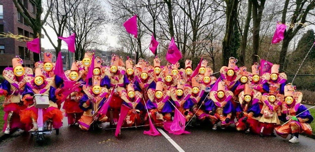 Mooie fleurige carnavalspakken voor een loopgroep, Carnaval, Handmade, Zo goed als nieuw, Kleding