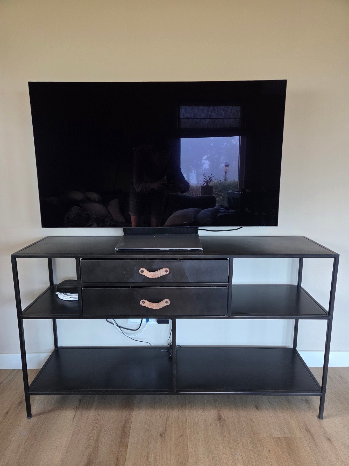 Zwart metalen tv-meubel/side table met lades, Ophalen, Gebruikt, 100 tot 150 cm, Modern industrieel