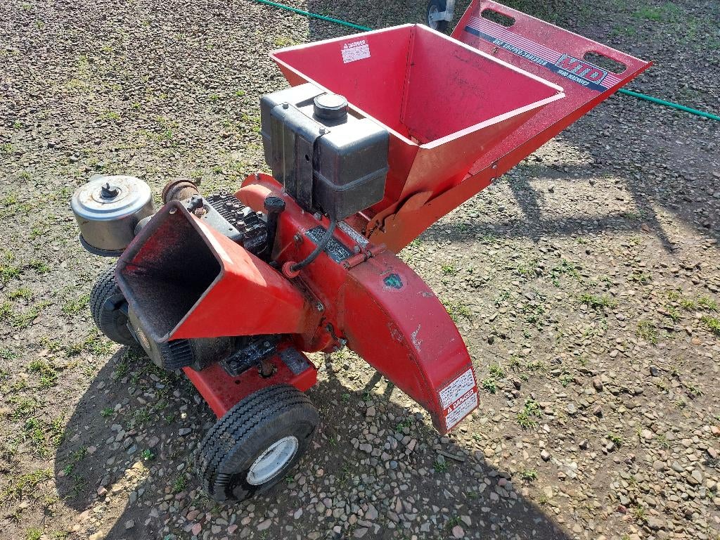 TE HUUR  Takkenversnipperaar /  Takkenhakselaar, Tuin en Terras, Hakselaars, Ophalen, Benzine, MTD