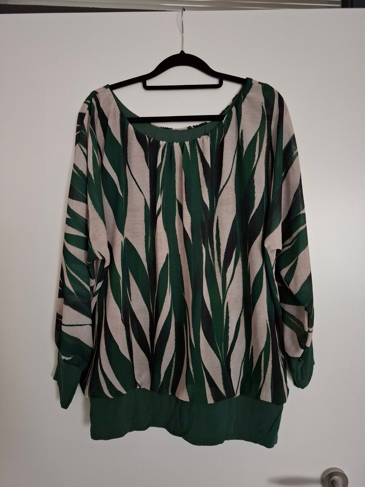 Mooie Ballon top , universele maat, Kleding | Dames, Sasmode, Ophalen of Verzenden, Zo goed als nieuw, Lange mouw