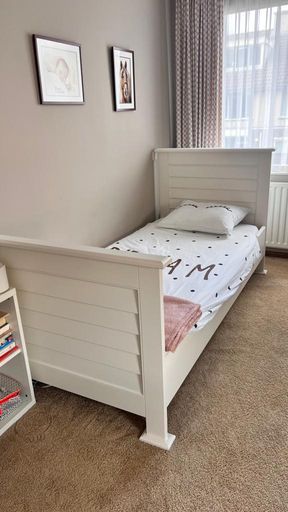 Bed én kast, zelfde stijl, Ophalen, 90 cm, Eenpersoons, Wit
